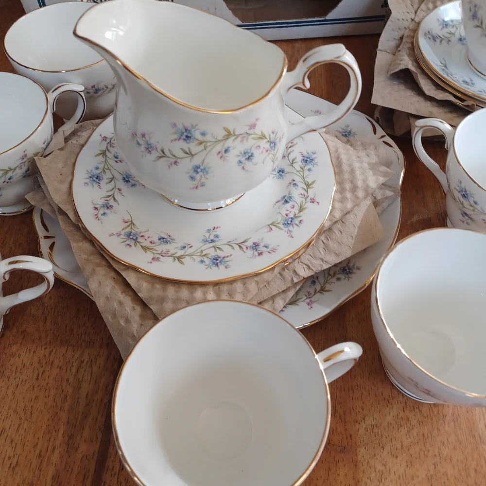 Vintage Duchess Bone China Tea Set Tranquility pattern 21 pc. Set never …